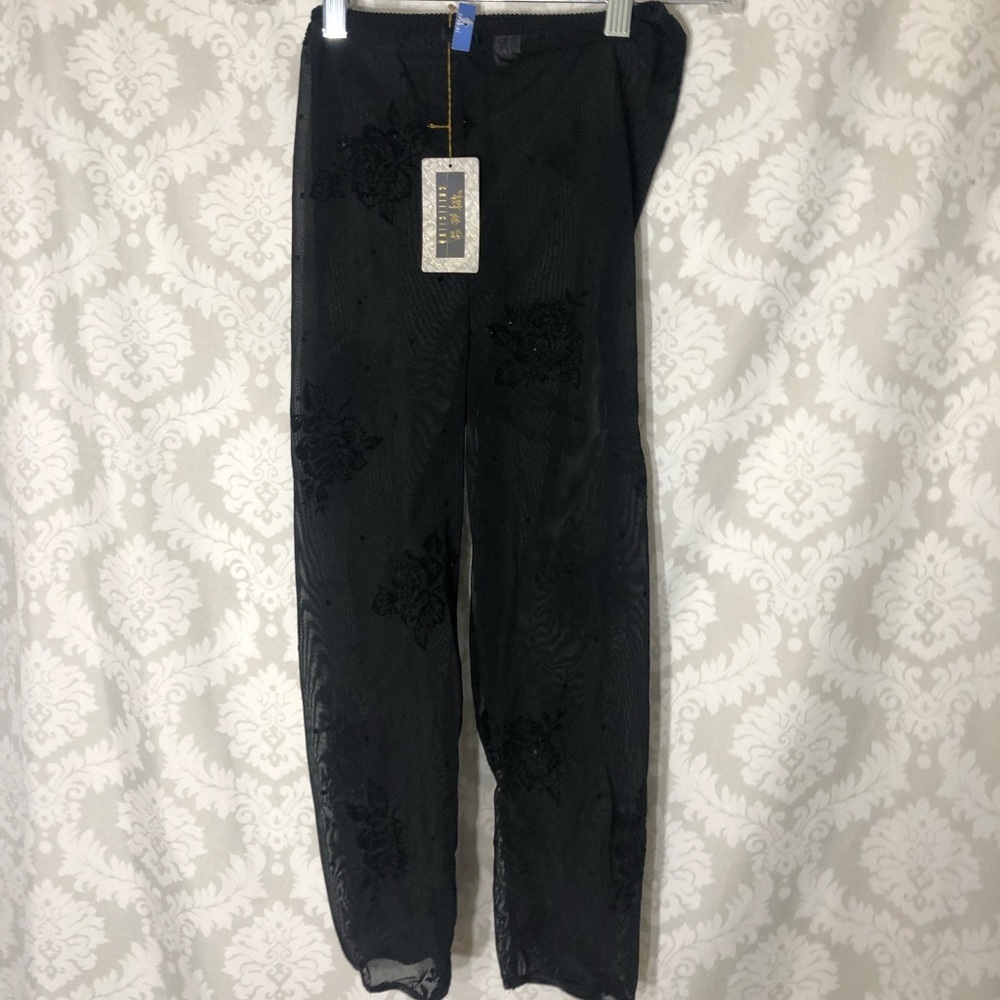 Sanai Sheer Capri Pant M NWT
